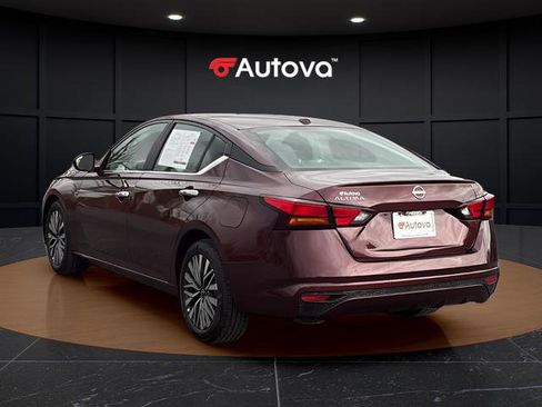 Used 2025 Nissan Altima 2.5 SV image 3