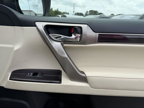 Used 2020 Lexus GX 460 Premium w/ Premium Package AWD/4WD image 27