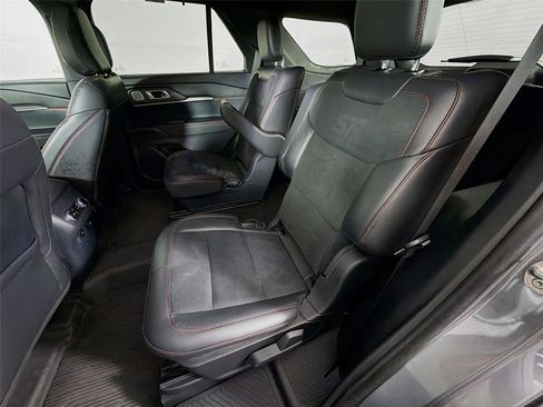 Used 2025 Ford Explorer ST image 23