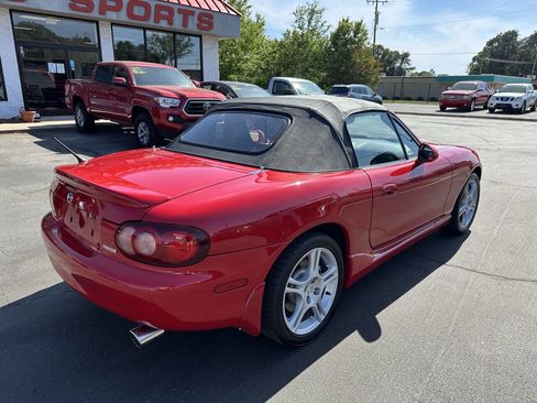 Used 2005 MAZDA MX-5 Miata w/ Convenience Pkg RWD image 5