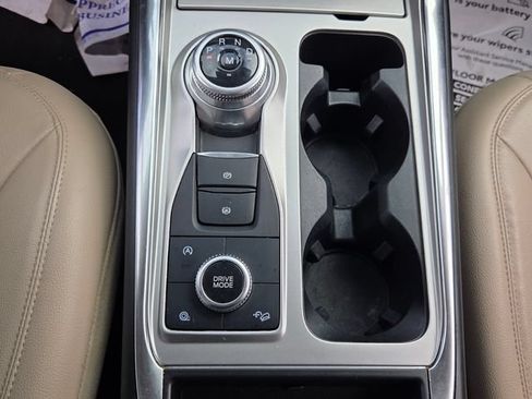 Used 2020 Ford Explorer XLT w/ Equipment Group 202A AWD/4WD image 19