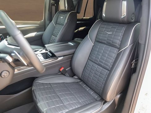 Used 2025 Cadillac Escalade V w/ LPO, ONYX Package AWD/4WD image 38