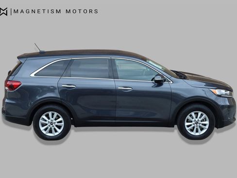Used 2019 Kia Sorento FWD image 3