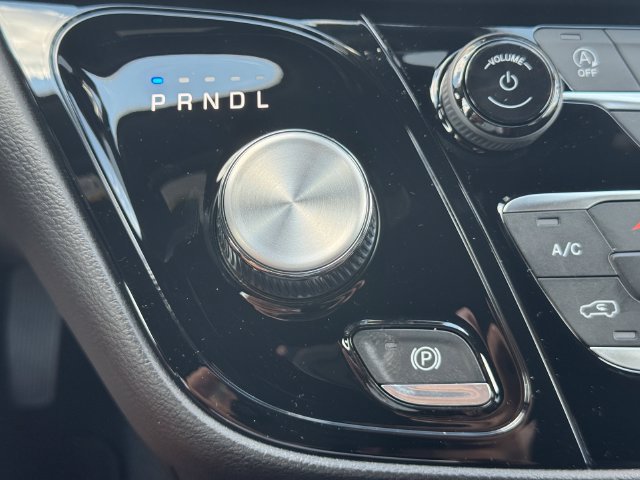 New 2027 Chrysler Pacifica Select AWD/4WD image 35