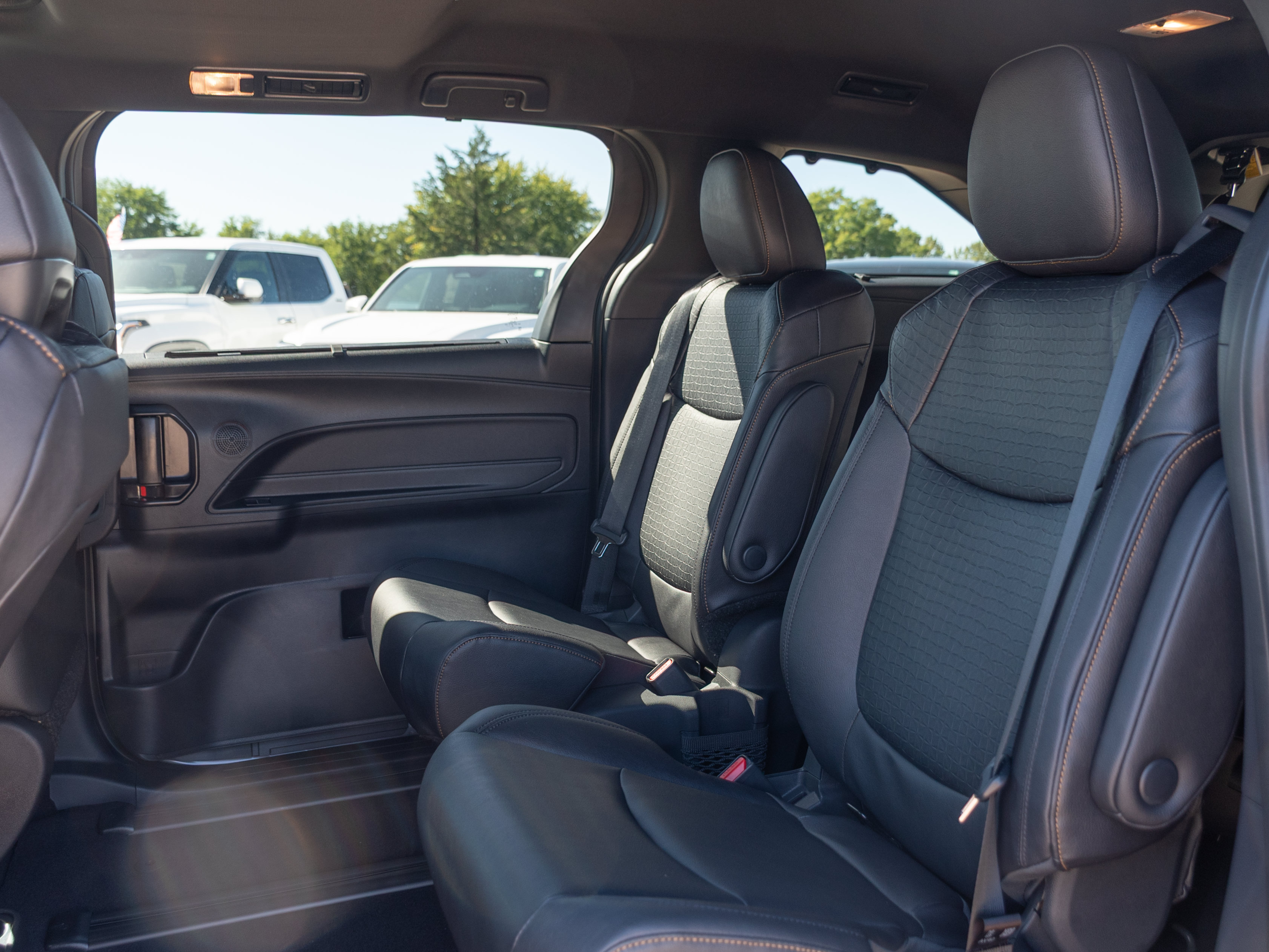 New 2026 Toyota Sienna XLE Woodland Edition AWD/4WD image 19
