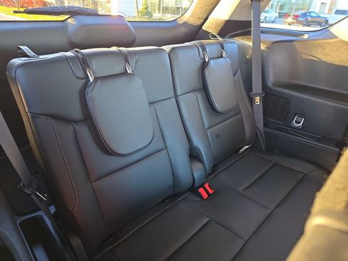 Used 2023 Ford Explorer XLT w/ Equipment Group 202A image 38