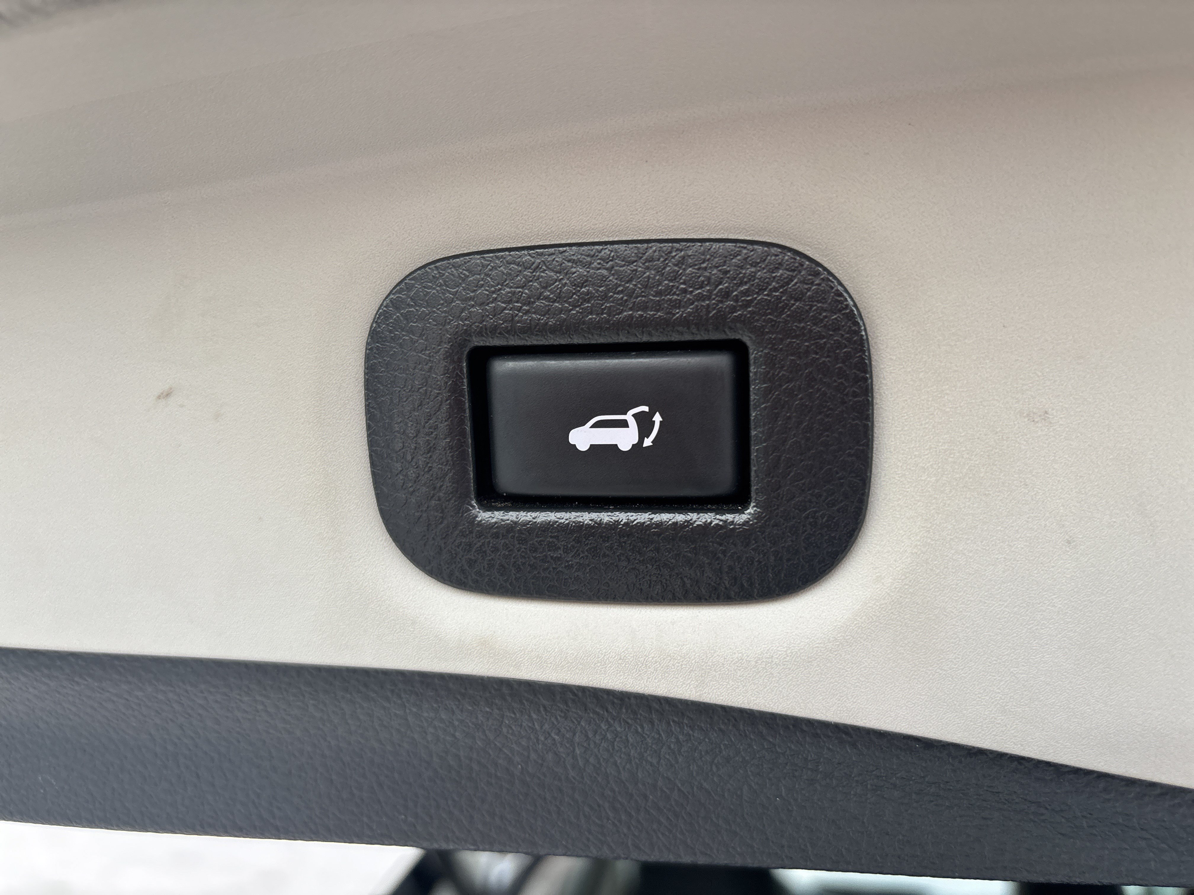 Used 2018 Nissan Rogue SV FWD image 30