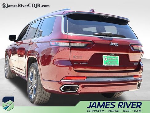 Used 2022 Jeep Grand Cherokee L Overland w/ Luxury Tech Group IV AWD/4WD image 3