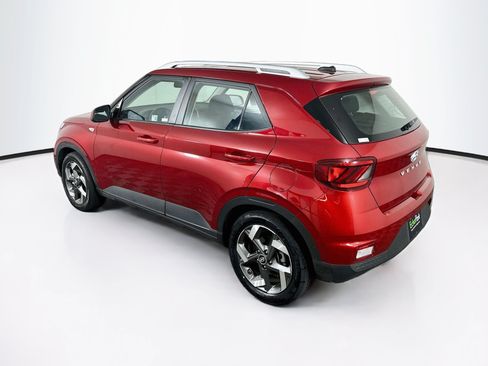 Used 2025 Hyundai Venue SEL FWD image 5