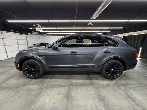 Used 2019 Bentley Bentayga image 3