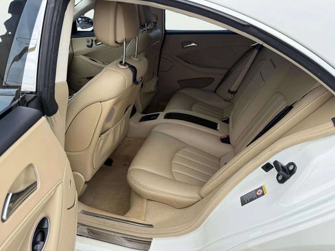 Used 2008 Mercedes-Benz CLS 550 w/ P1 Pkg image 11