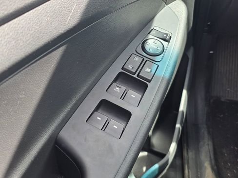 Used 2021 Hyundai Tucson Value FWD image 12