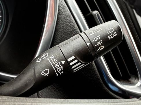 Used 2021 Chevrolet Equinox LT AWD/4WD image 17