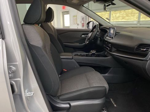 Used 2023 Nissan Rogue SV image 19