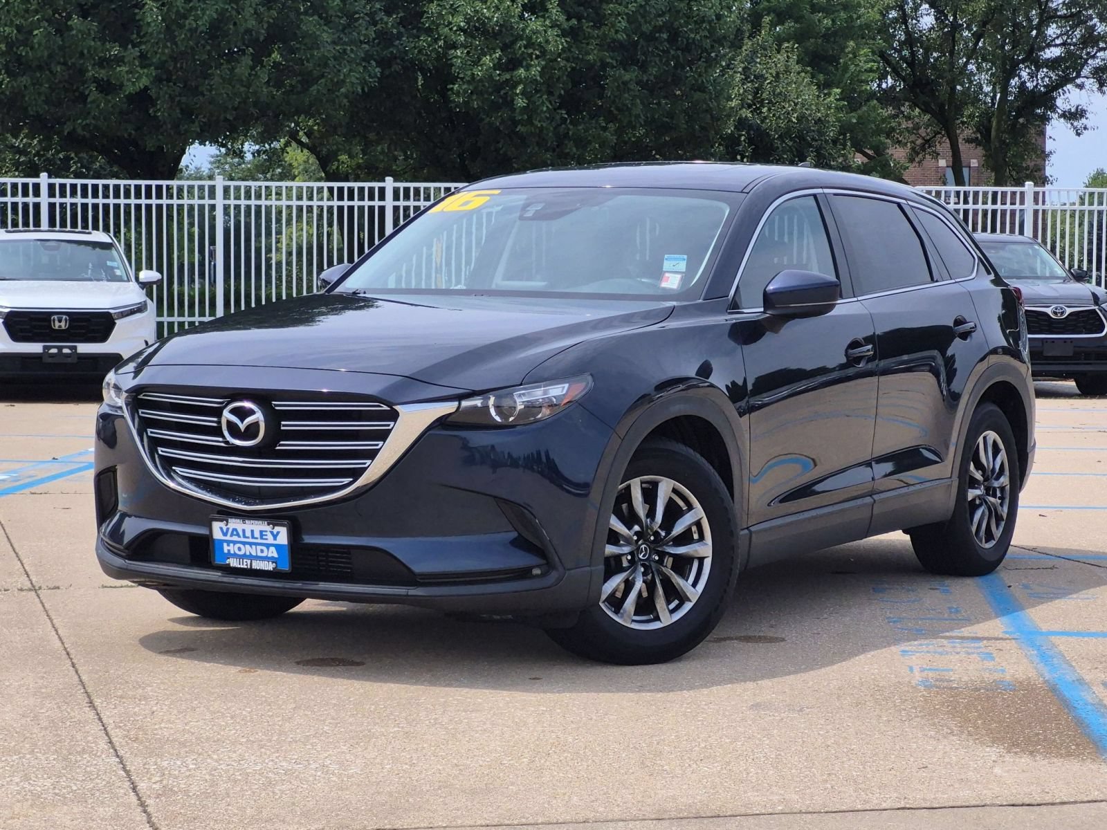 Used 2016 MAZDA CX-9 Touring AWD/4WD image 2