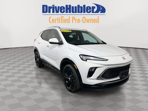 Used 2024 Buick Encore GX Sport Touring image 2