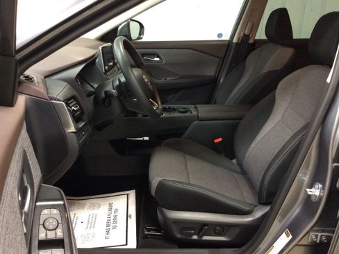 Used 2022 Nissan Rogue SV AWD/4WD image 14