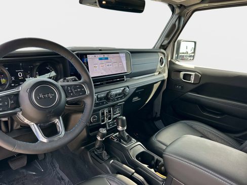 Used 2024 Jeep Wrangler High Altitude image 17
