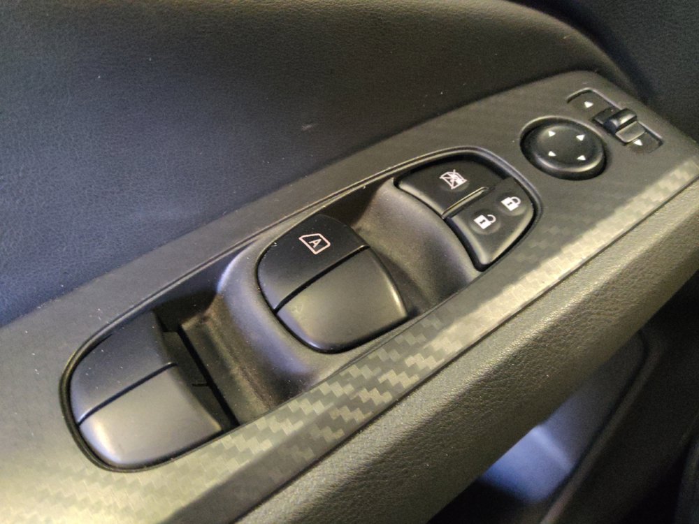 Used 2025 Nissan Altima 2.5 SV FWD image 27