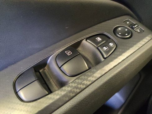 Used 2025 Nissan Altima 2.5 SV FWD image 27