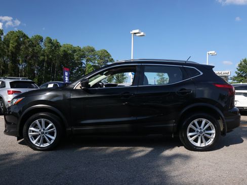 Used 2019 Nissan Rogue Sport SV AWD/4WD image 2