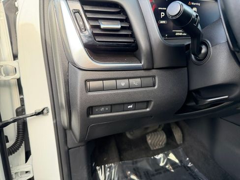 Used 2021 Nissan Rogue Platinum AWD/4WD image 19