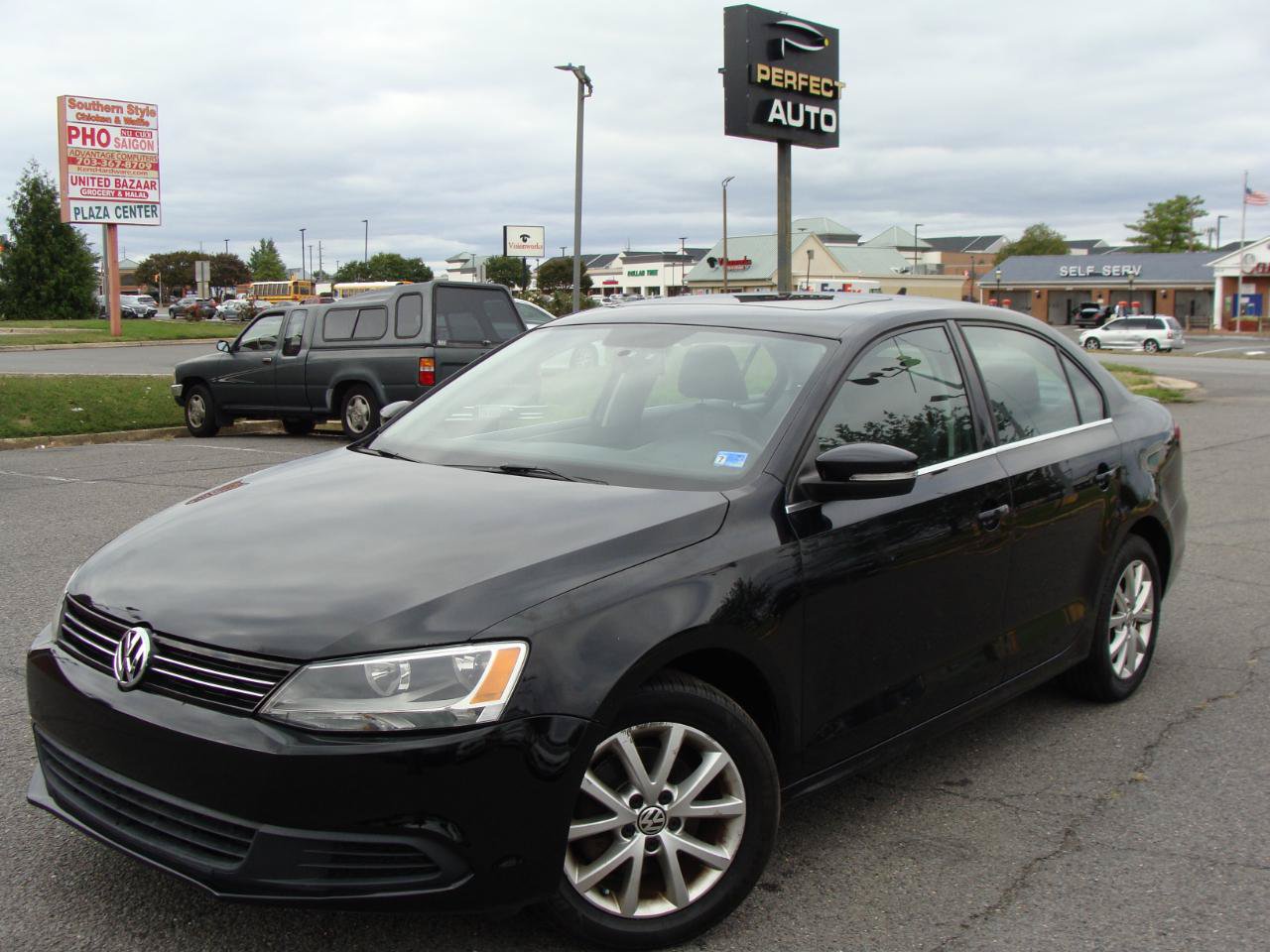 Used 2013 Volkswagen Jetta SE FWD image 3