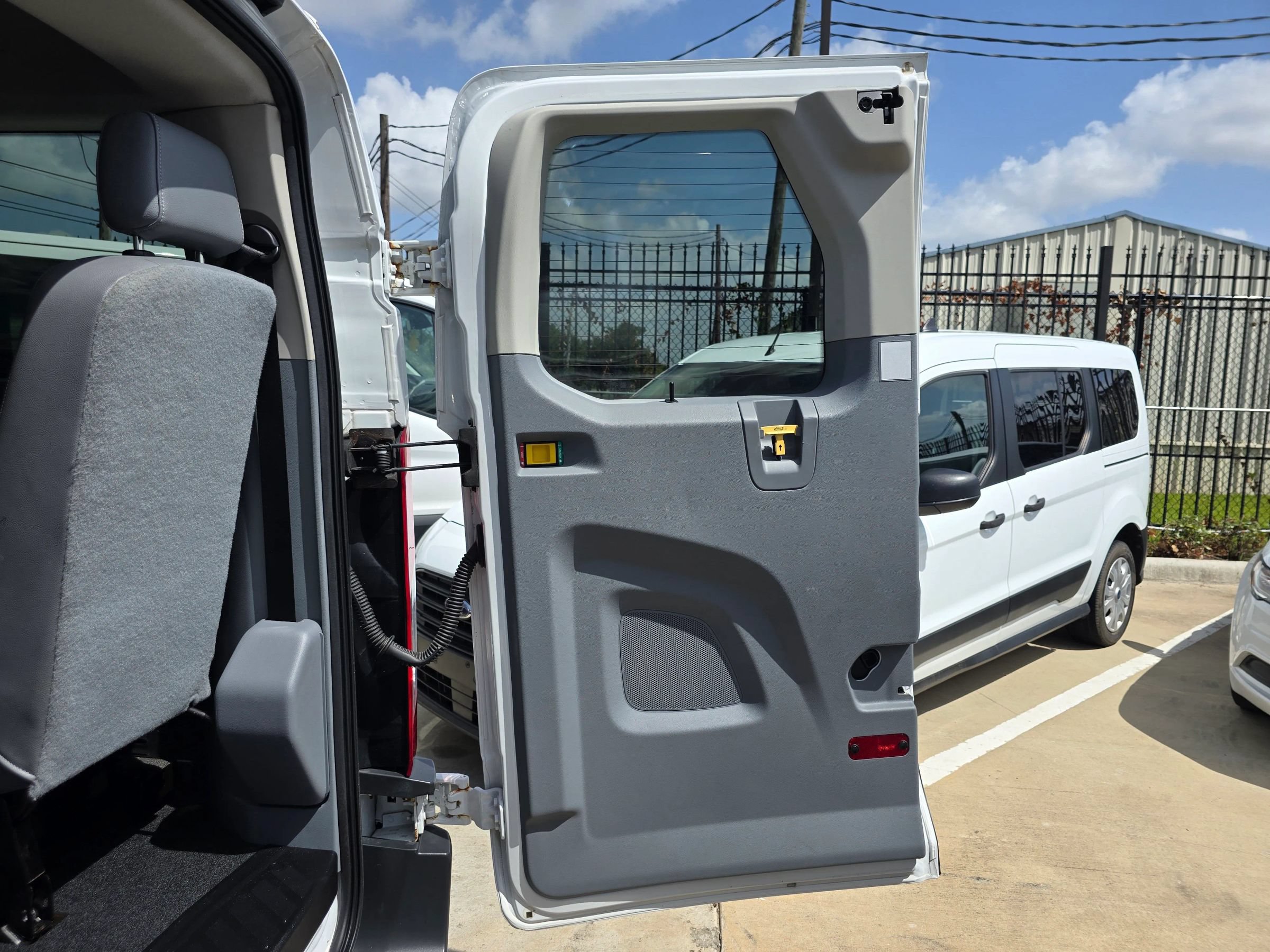 Used 2018 Ford Transit 350 XL RWD image 23