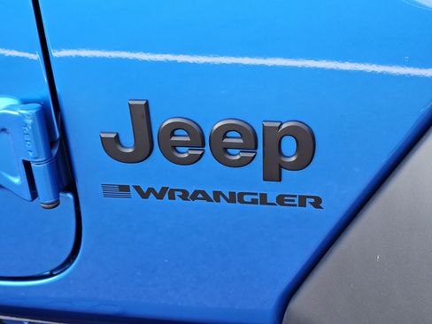 Used 2024 Jeep Wrangler Sport AWD/4WD image 8