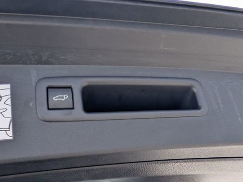 Used 2024 Toyota Highlander XLE image 14