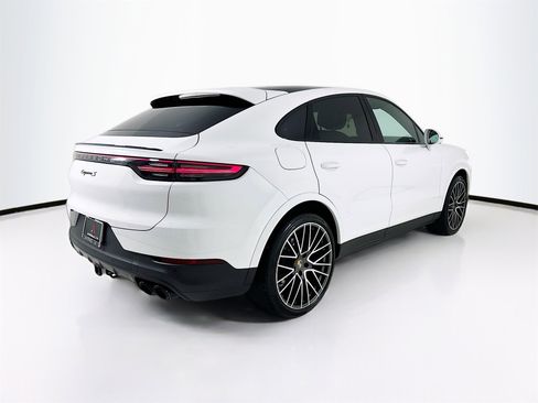 Used 2023 Porsche Cayenne S image 8
