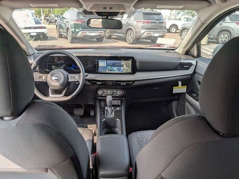 New 2025 Nissan Kicks SV w/ SV Premium Package AWD/4WD image 33