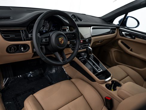 Certified 2026 Porsche Macan S AWD/4WD image 4