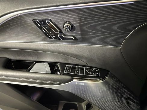 Used 2025 Cadillac Lyriq Sport image 36