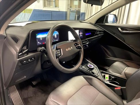 Used 2024 Kia Niro Wind w/ Wind Preserve Package FWD image 8