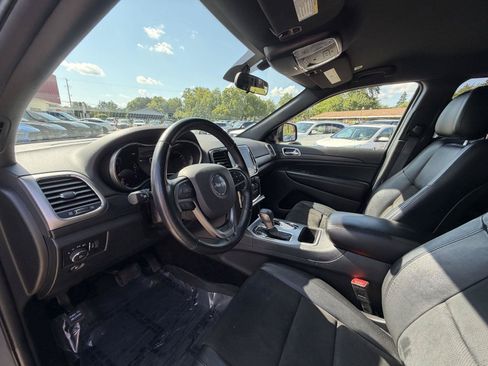 Used 2021 Jeep Grand Cherokee Laredo X AWD/4WD image 13