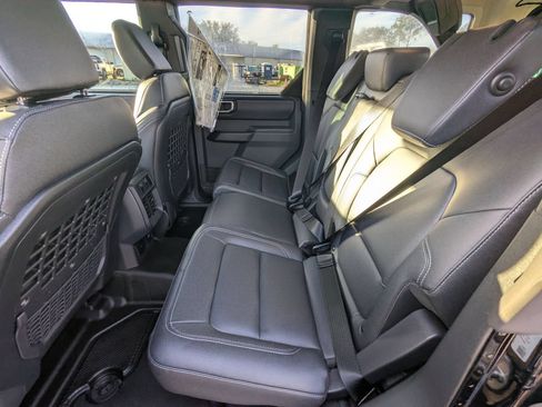 New 2025 Ford Bronco Badlands w/ Sasquatch Package AWD/4WD image 14
