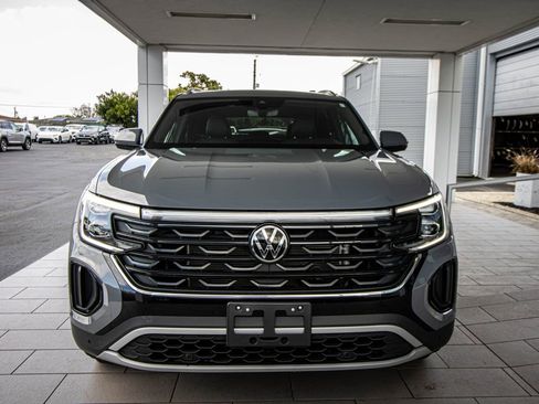 Used 2024 Volkswagen Atlas Cross Sport SE w/ Panoramic Sunroof Package image 9