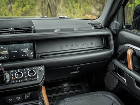 Used 2021 Land Rover Defender 110 X AWD/4WD image 34