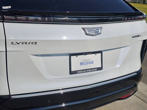 New 2026 Cadillac Lyriq Luxury AWD/4WD image 14