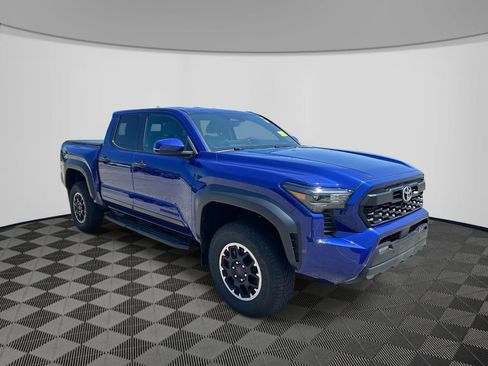 Used 2024 Toyota Tacoma TRD Off-Road w/ TRD Off Road Upgrade Package AWD/4WD image 7