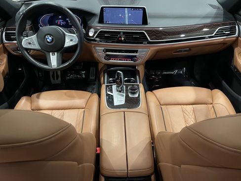 Certified 2022 BMW 750i xDrive w/ Executive Package image 16