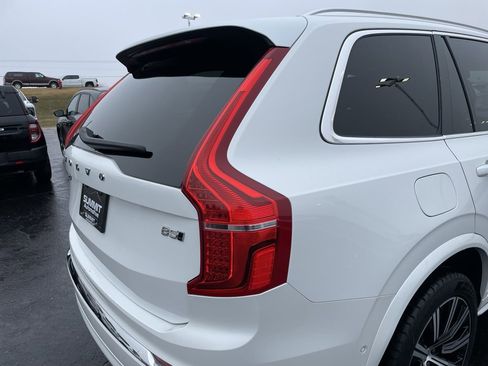 Used 2023 Volvo XC90 B5 Plus image 31
