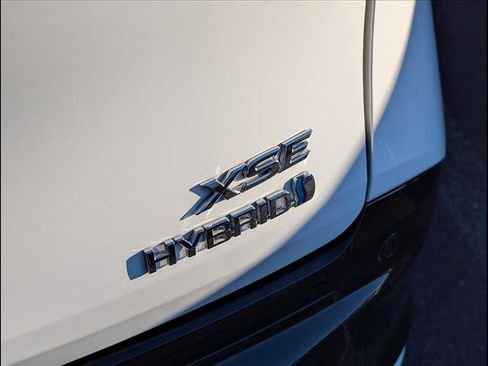 Used 2023 Toyota Sienna XSE image 7