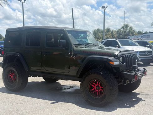 Used 2023 Jeep Wrangler Unlimited Rubicon w/ Cold Weather Group AWD/4WD image 8