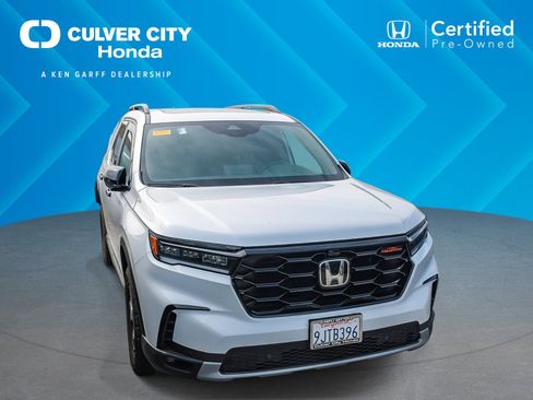 Used 2024 Honda Pilot TrailSport image 1