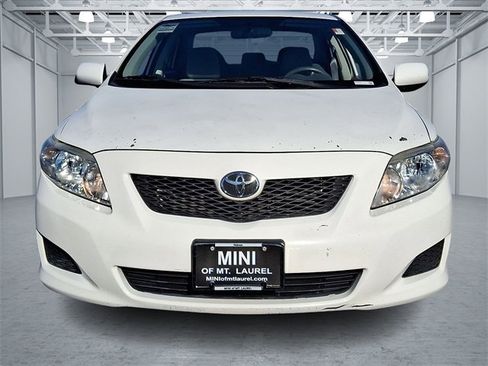 Used 2010 Toyota Corolla LE image 2