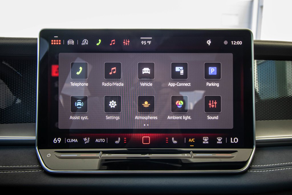 New 2026 Volkswagen Tiguan SE R-Line FWD image 41