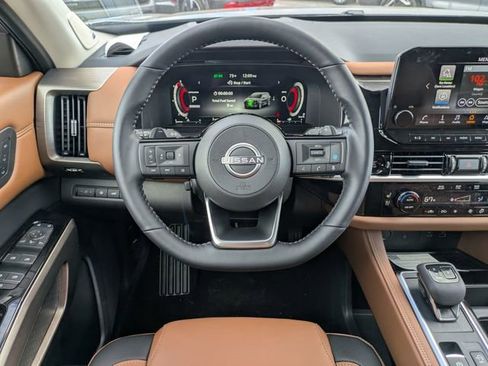 New 2025 Nissan Pathfinder Platinum image 28