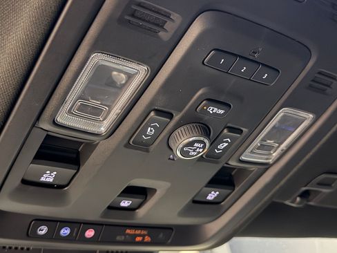 Used 2022 Cadillac Escalade ESV Premium Luxury RWD image 40